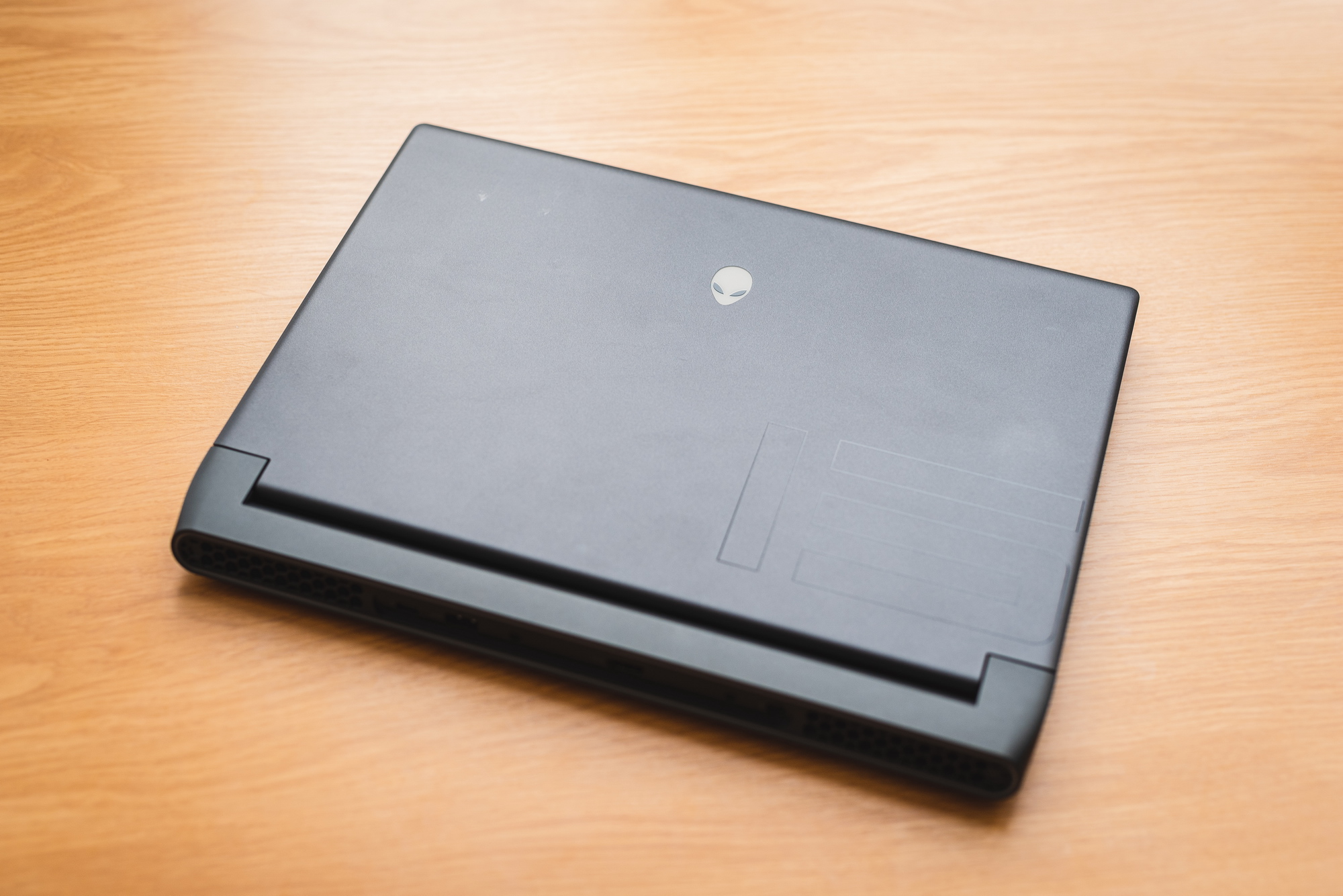 alienwarem17r5评测,男人的快乐就是这么简单且无聊