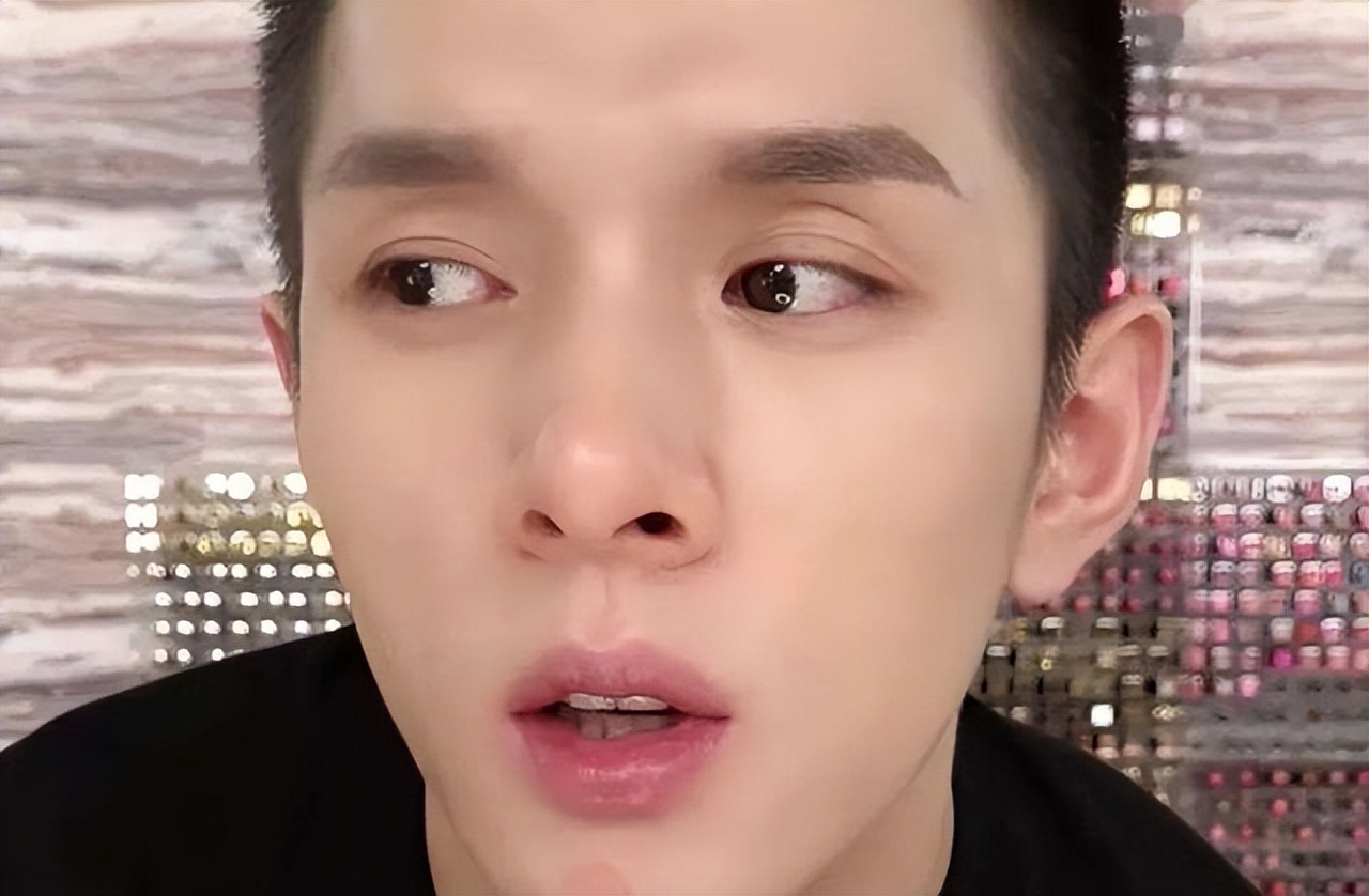 口红一哥涂口红视频,口红一哥30秒涂口红视频