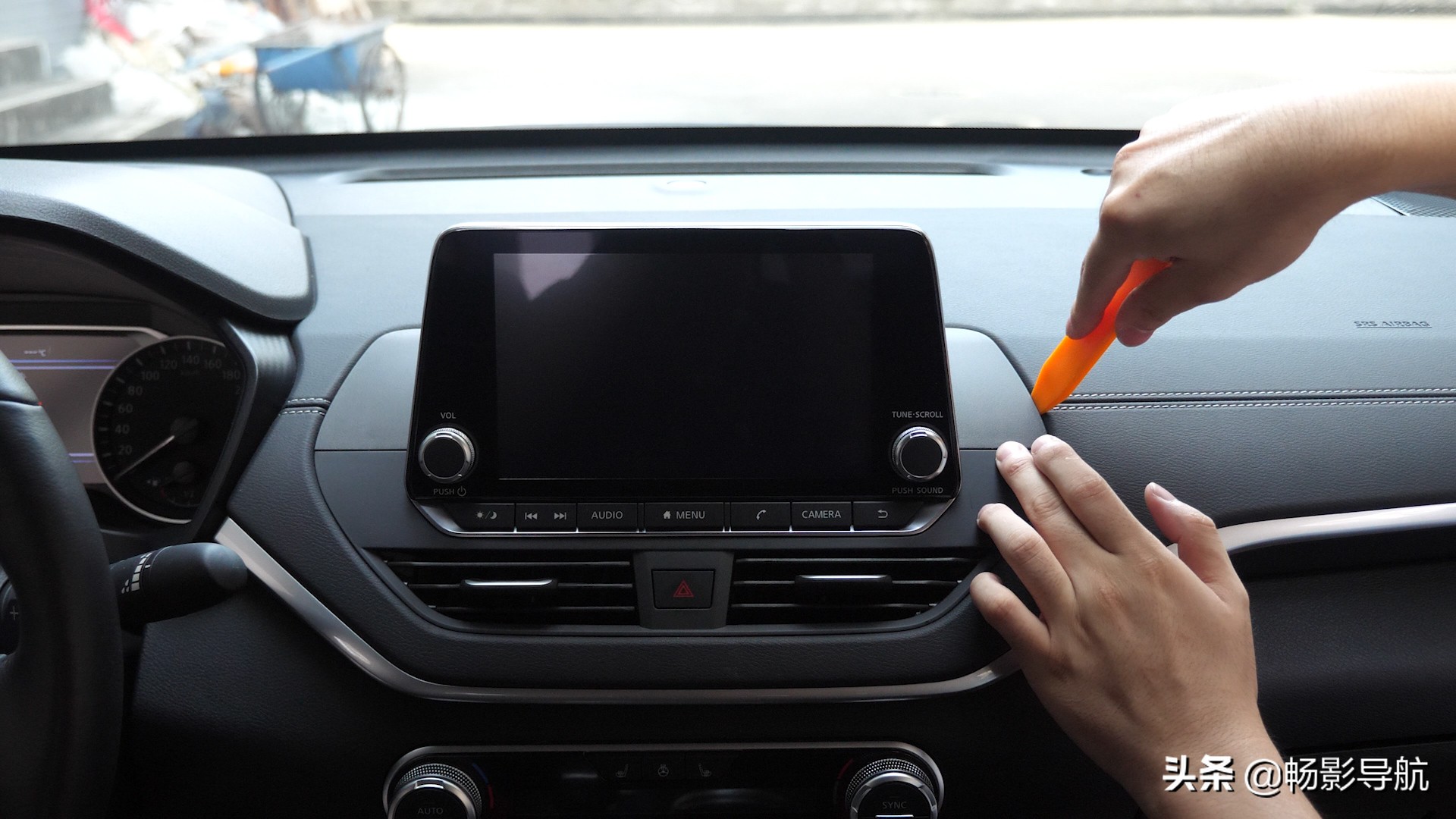 日产天籁大屏幕可以升级吗,天籁改装安卓大屏