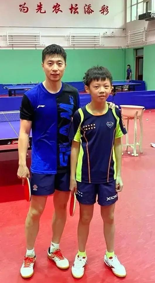 孙颖莎教练邱贻可评价孙颖莎,邱贻可孙颖莎初次见面