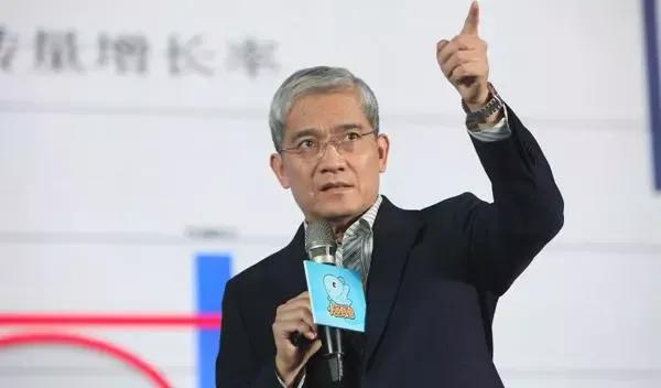 著名教授*养包**空姐，送豪宅送现金，3年后联手第6任前妻全要回来