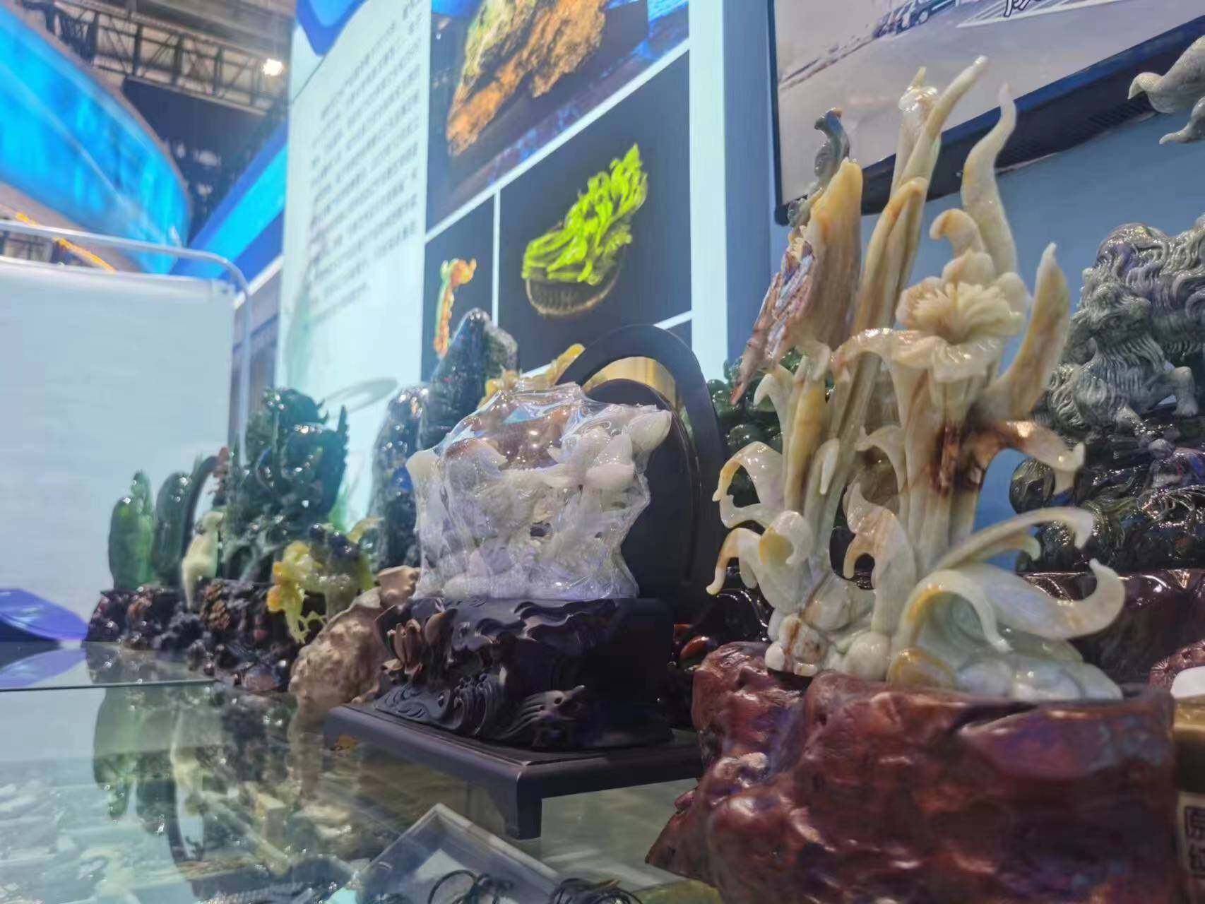 岫岩县国家扶持项目,岫岩签约8个项目