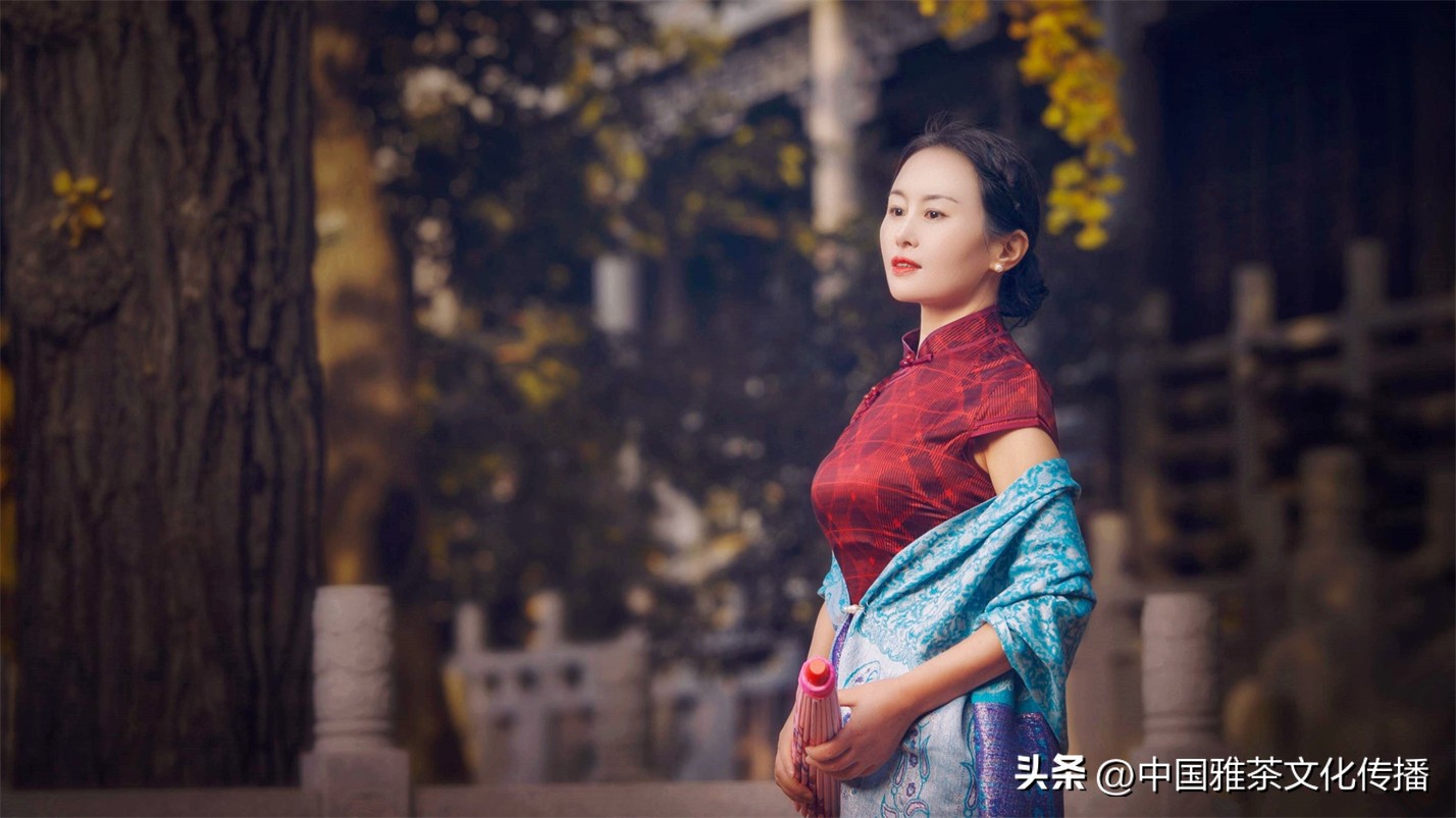 往事越千年人生弹指间意思解释,往事越千年人生弹指间的含义