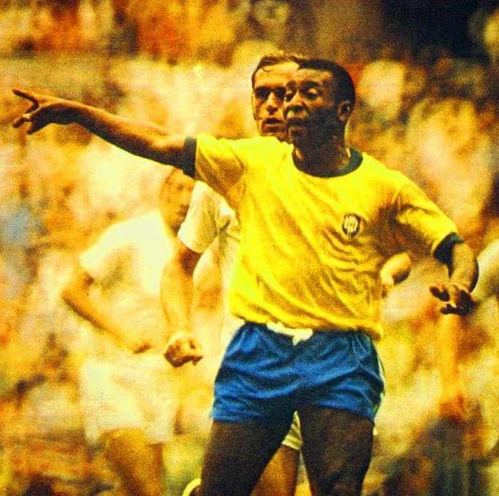 世界三大公认足球球王,球王贝利巴西足球传奇