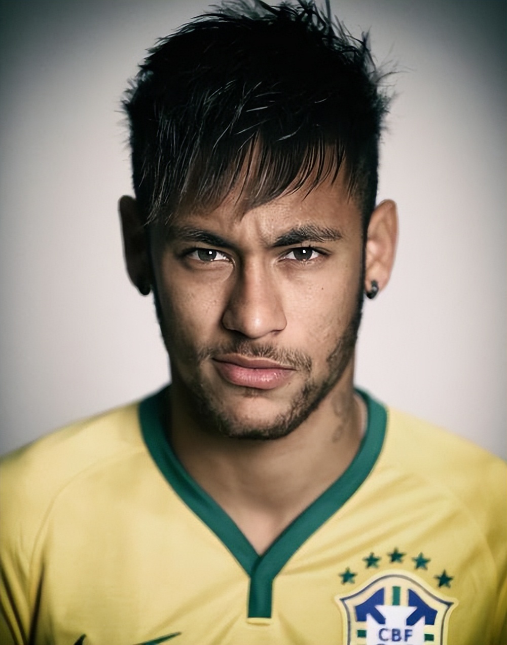 内马尔的绯闻女友,巴西球星内马尔绯闻