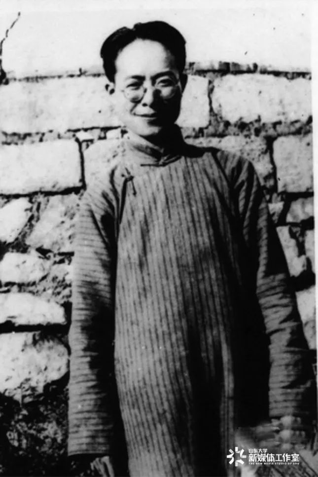 小板凳坐好，一起来听山大人的读书故事