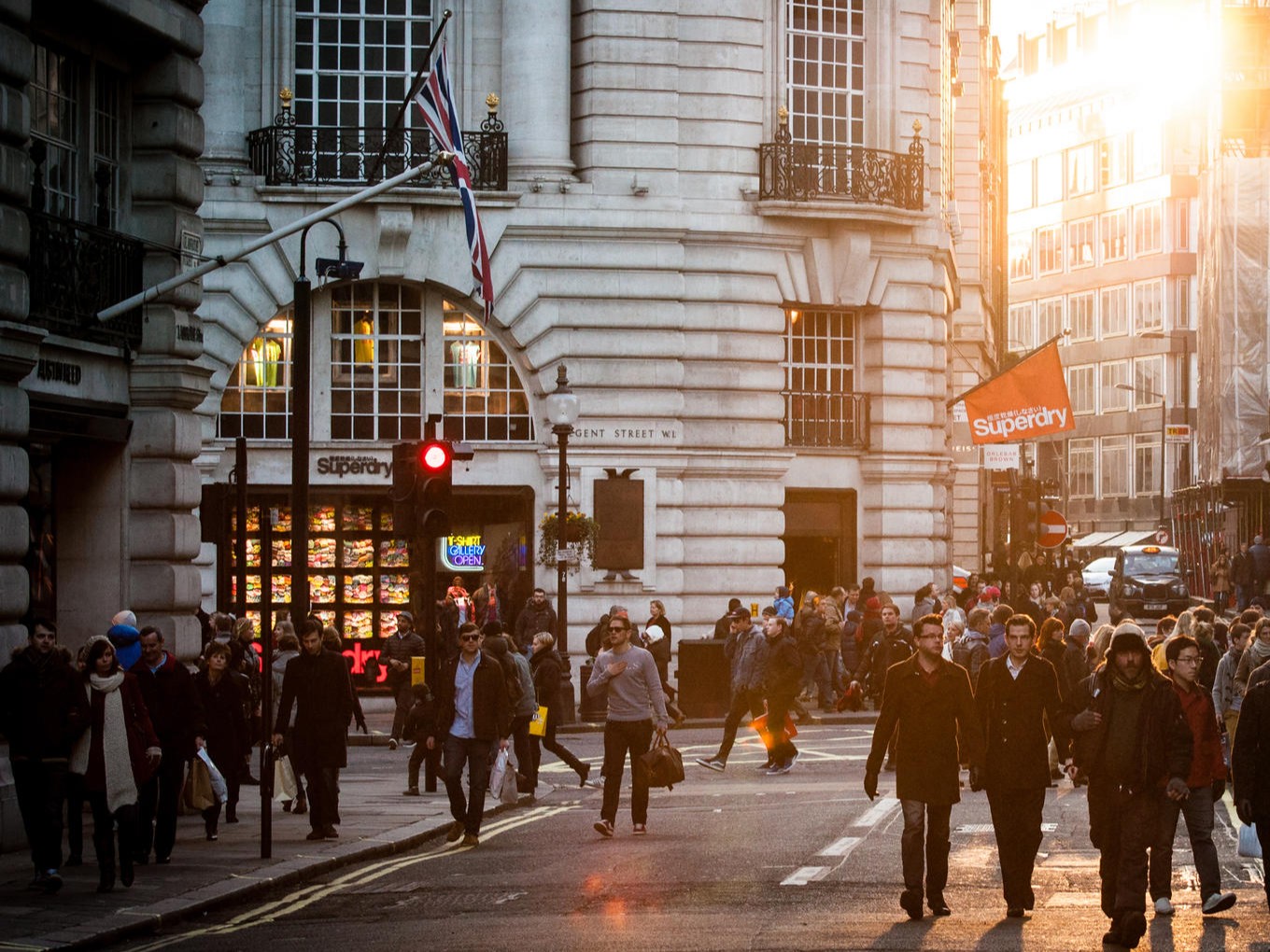 香港转机联程机票1小时够吗,香港转机回内地机票怎么订