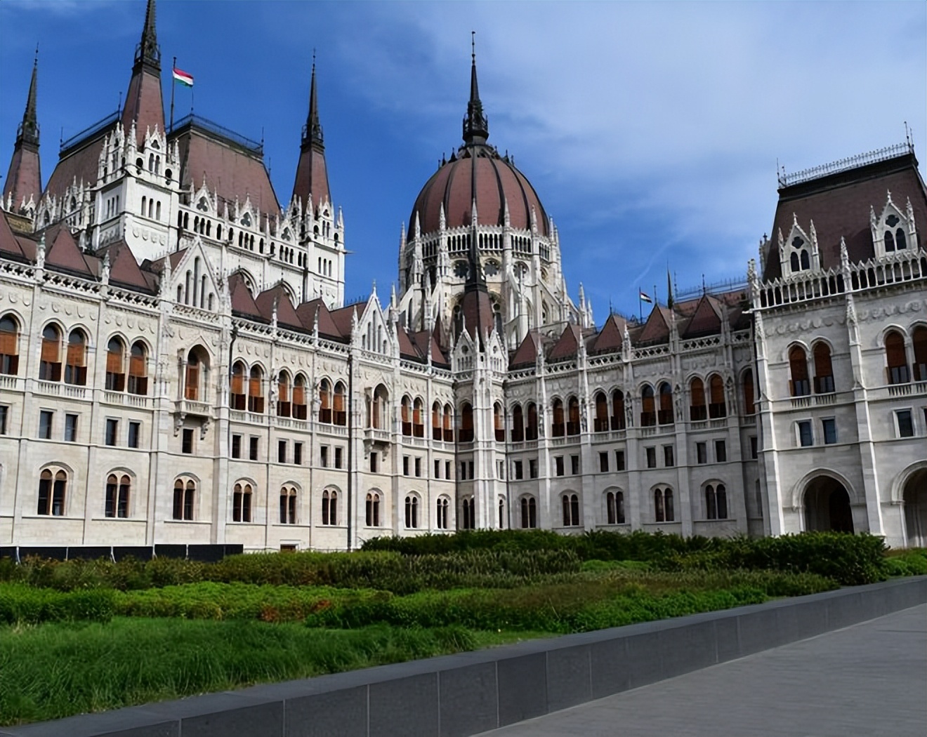 中国护照在匈牙利免签多少天,匈牙利对我国旅游实行免签吗