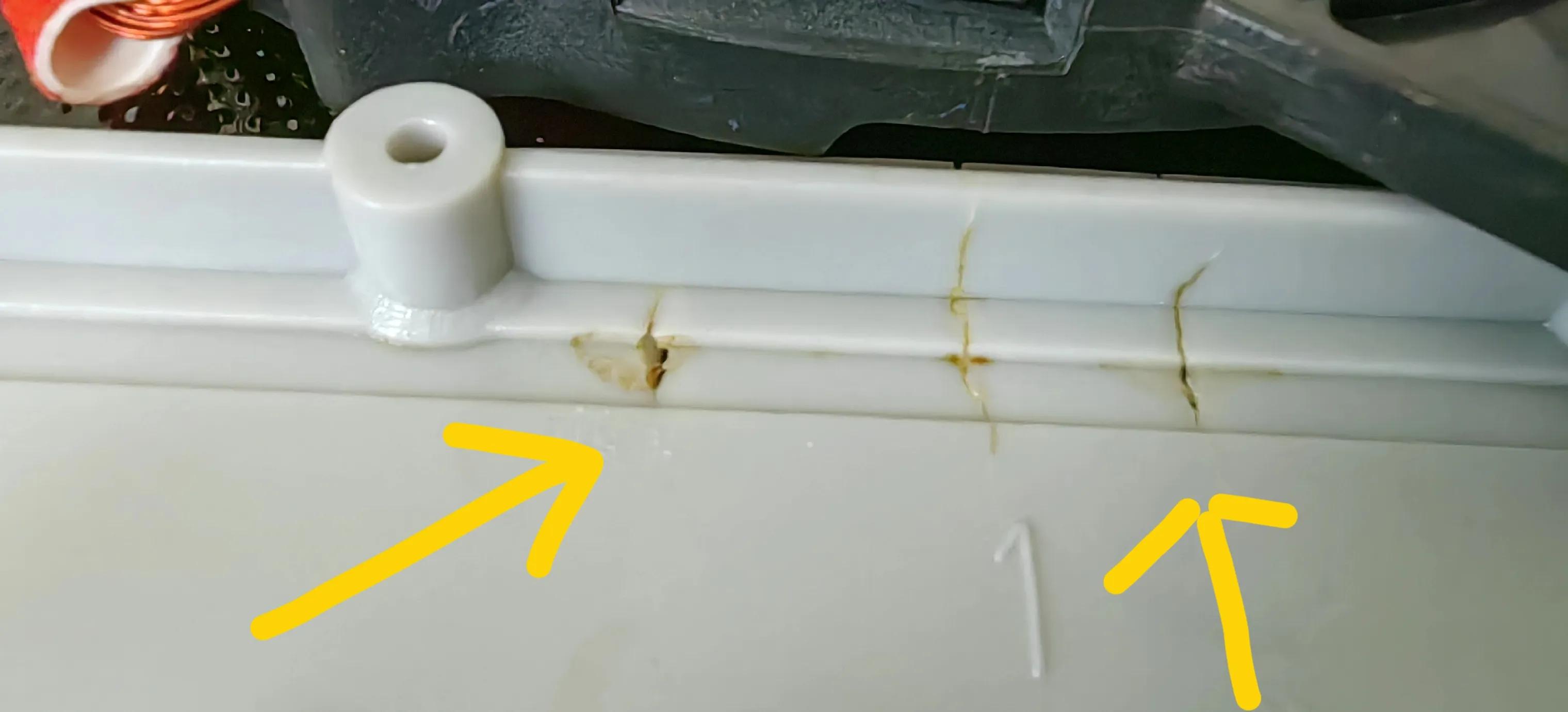 电磁炉出现溢流故障维修视频,电磁炉漏水了怎么修补