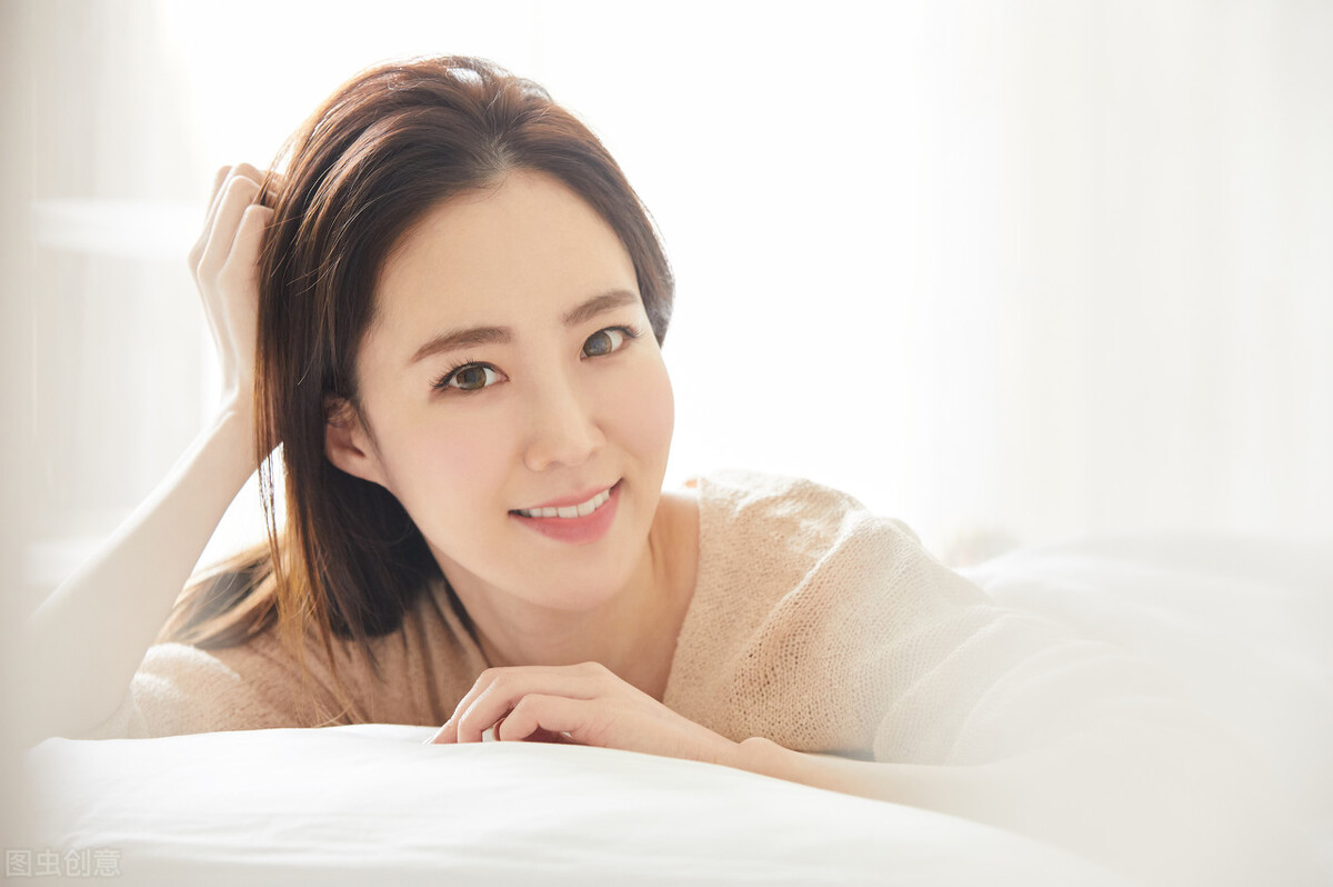 如何向女生表白送什么礼物,如何向女生表白诗