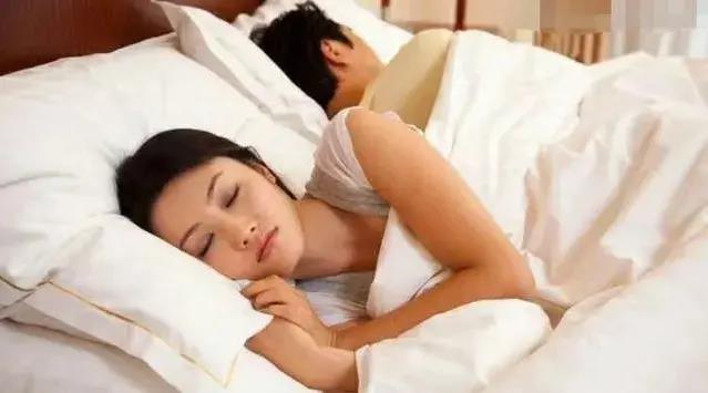 爷爷教会我越过越好的“规矩”1.对少妇着迷的男人