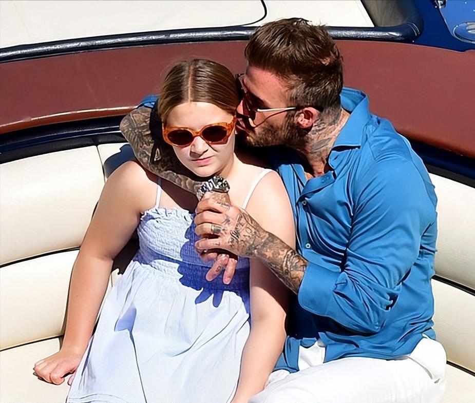 小七被贝克汉姆抱,小七被贝克汉姆宠爱