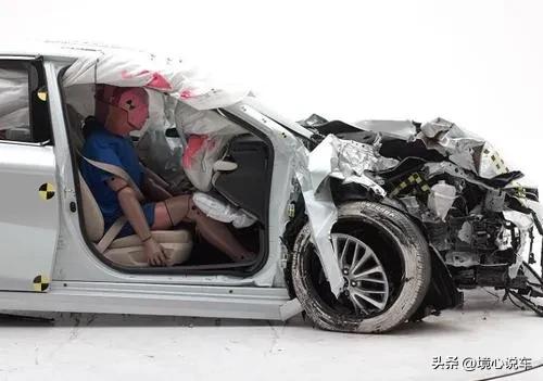 新手买车选suv好还是普通轿车更好,第一次买车选suv还是轿车