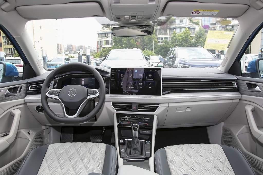 日产轩逸1.6和大众宝来1.5哪个好,开过轩逸再开大众感受