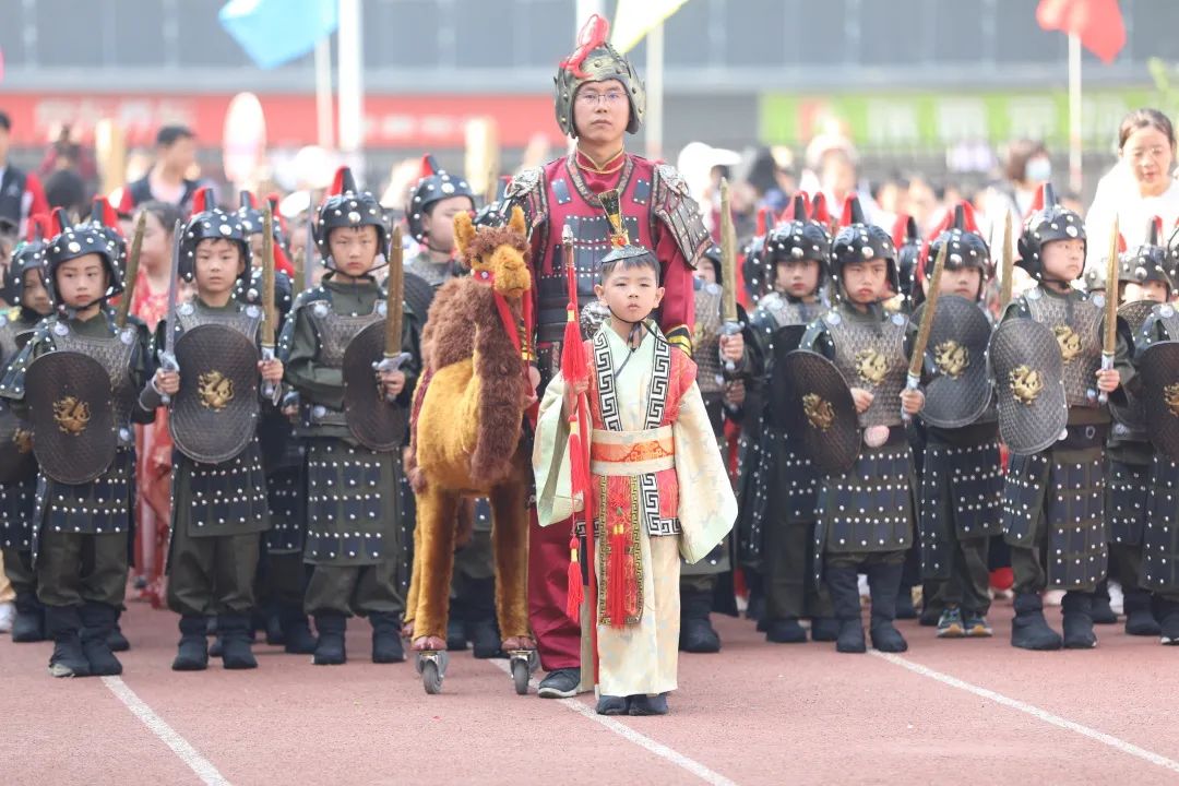 西安浐灞阳光海澜小学田径运动会,西安御锦城小学春季运动会直播