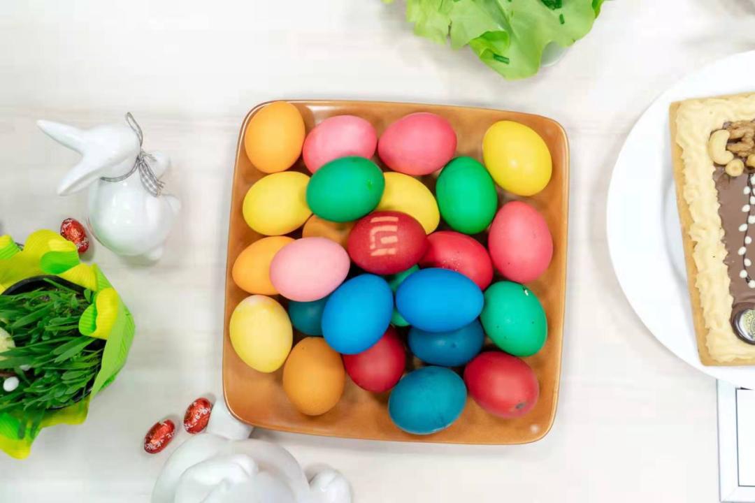 地球另一边的人们是倒着吗,地球另一侧的人不会掉下去吗