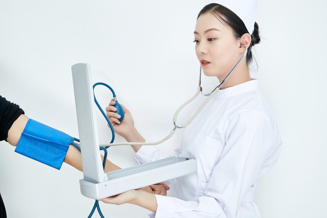 第一次上120急救车,第一次坐120救护车视频