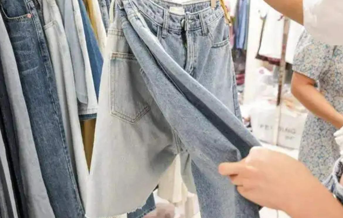 实体店一件衣服卖100元净赚多少,实体店一件衣服600网上才300