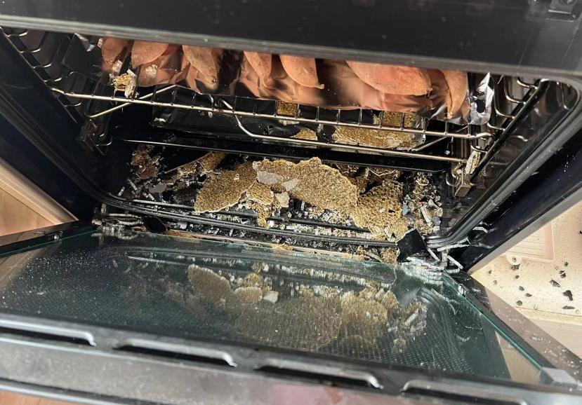 大连一女子在家烤地瓜，“砰”一声烤箱玻璃门炸了