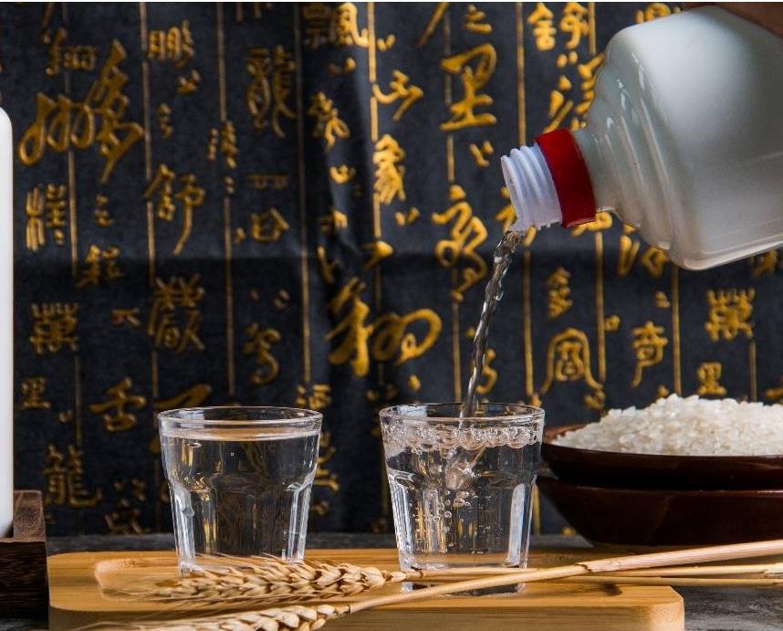 浓香型纯粮食白酒成本是多少,纯粮酿造白酒一斤成本多少钱