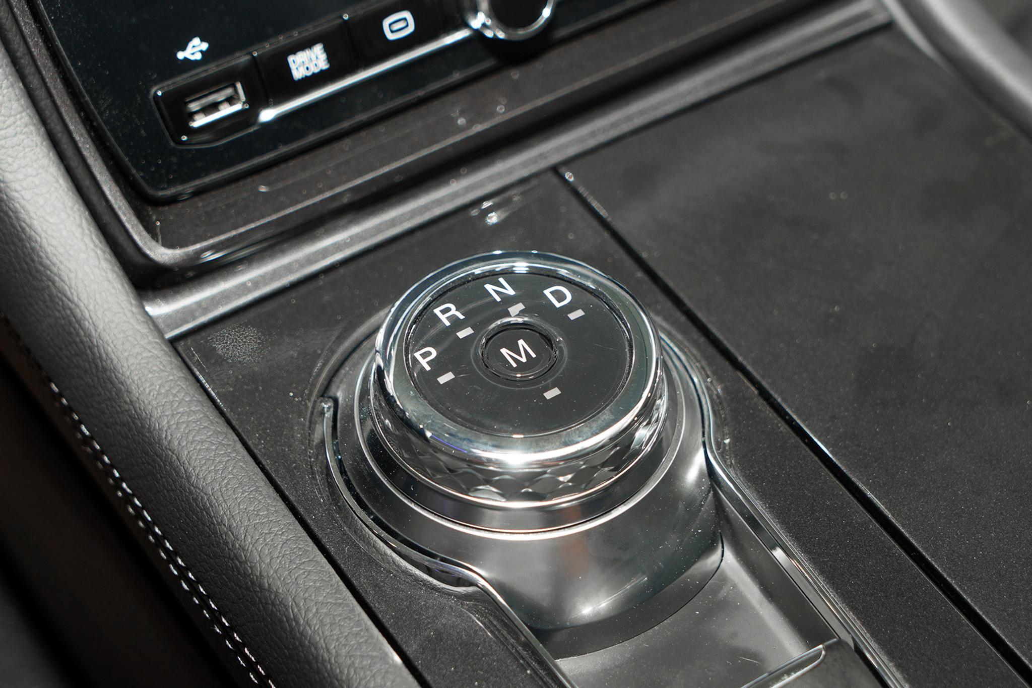 福特金牛座和雪铁龙c6隔音对比,金牛座跟雪铁龙c6高速哪个更稳