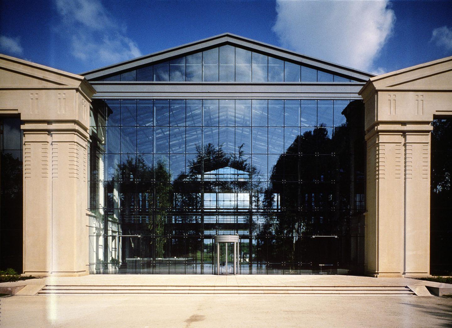 扔向俄罗斯的“金融*弹核**”SWIFT，它的总部是座怎样的建筑？