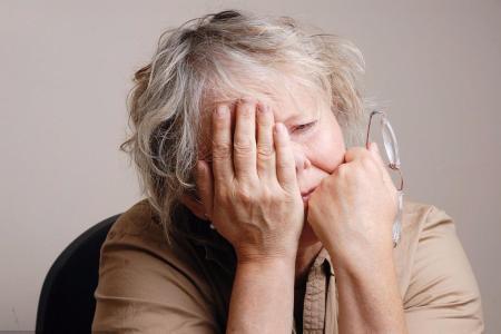 更年期颈肩背痛一般要持续多久,更年期肩部疼痛是正常的