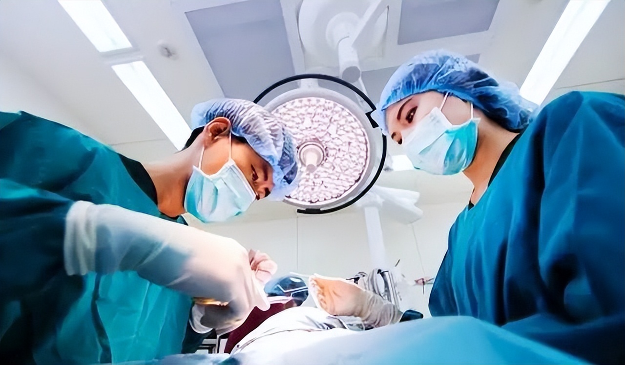 中国变性人造美女：申小勇整容后改名换姓渴望婚姻，后来如何