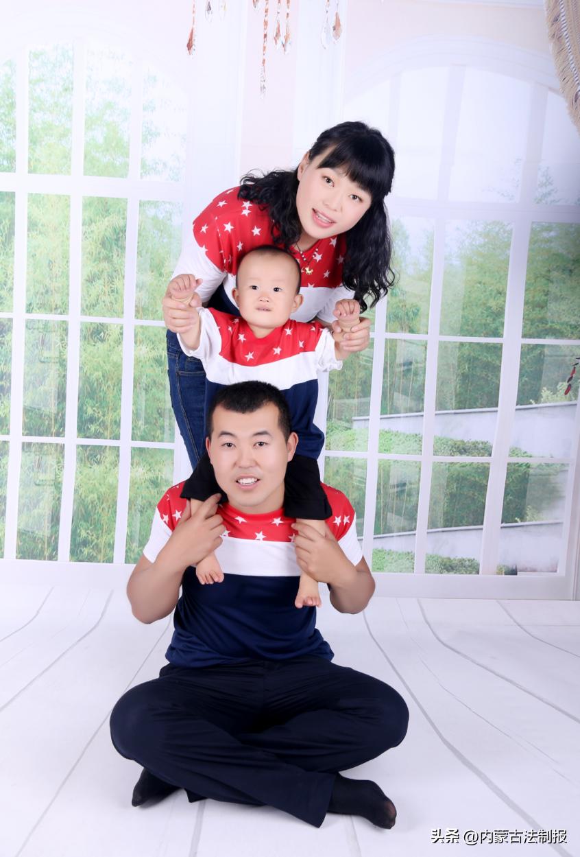 当“警察蓝”遇到“女神节”——达拉特旗公安双警家庭用双倍坚守诠释最美“警”色