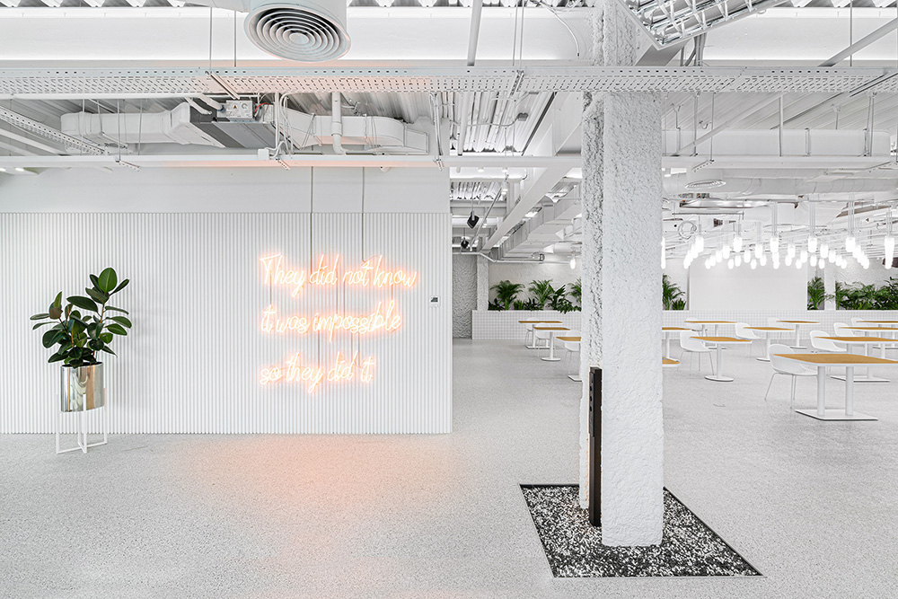 自由畅想云科技公司SQUAD基辅总部大楼设计欣赏