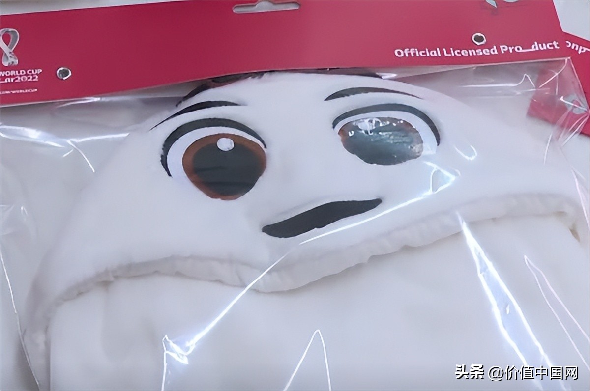 世界杯吉祥物拉伊卜身上的标志,世界杯吉祥物拉伊卜娃娃图片