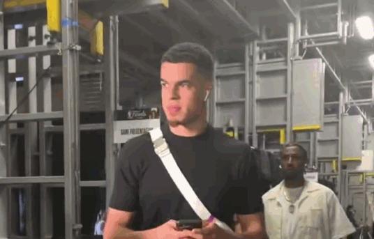 总决赛G4一触即发！约基奇穆雷表情严肃掘金主帅道出胜负关键