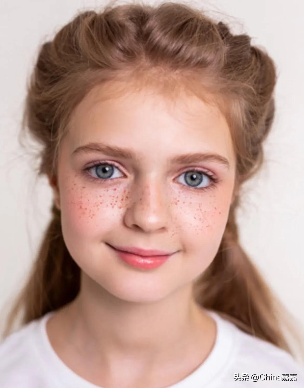 蓝眼睛的爱丽丝,蓝眼睛的中国人