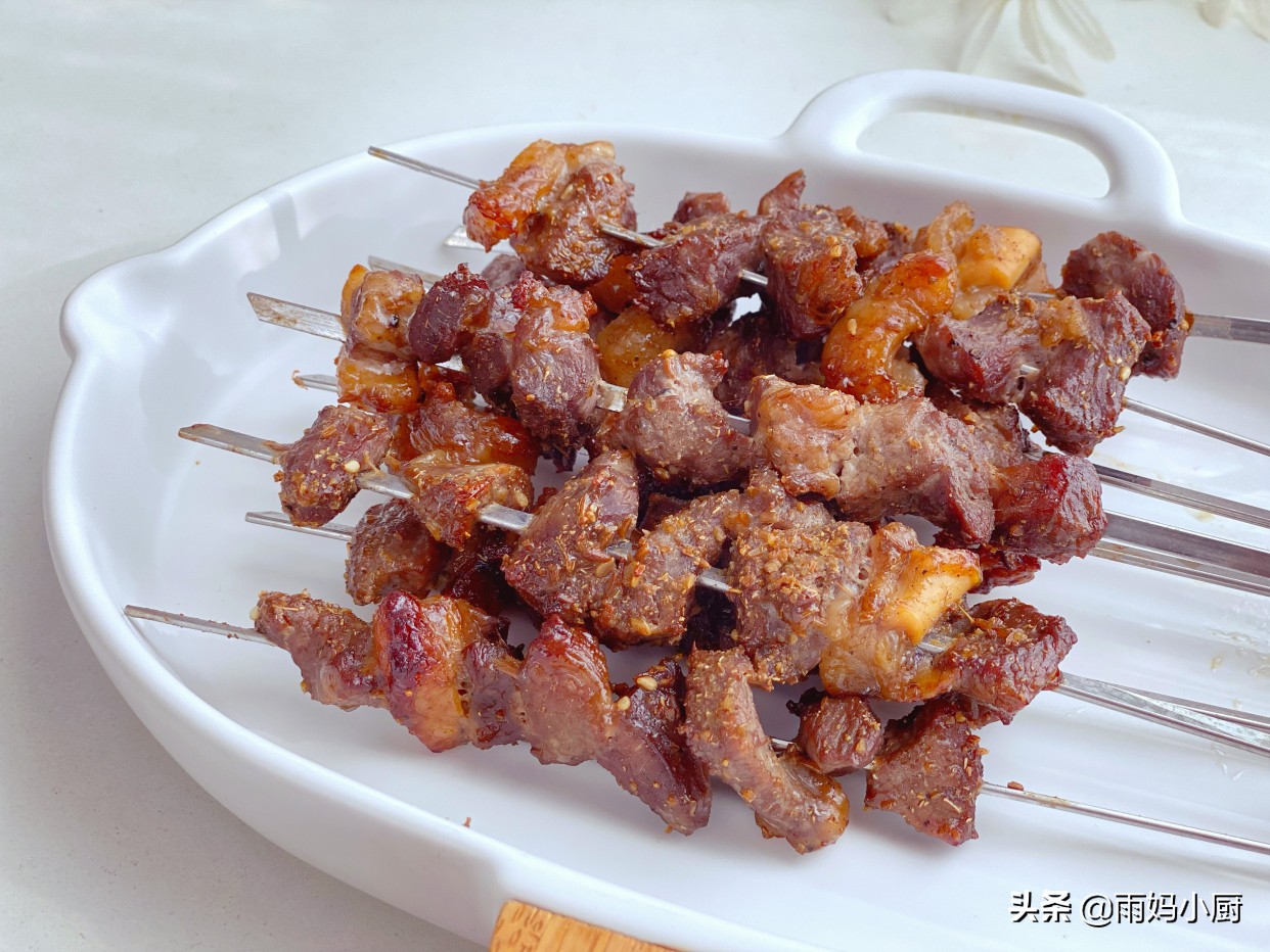 想吃嫩的羊肉串怎么腌肉,烤羊肉串怎么吃新手教程