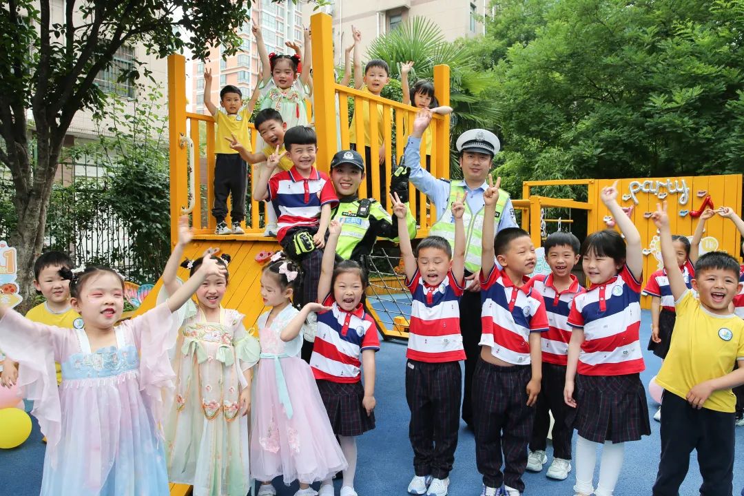 想要六一儿童节礼物的说说,充满爱的儿童节礼物