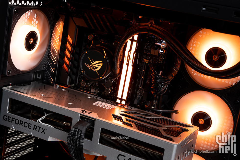 华硕tufgaminggt502弹药库白色,华硕gt502机箱黑橙搭配