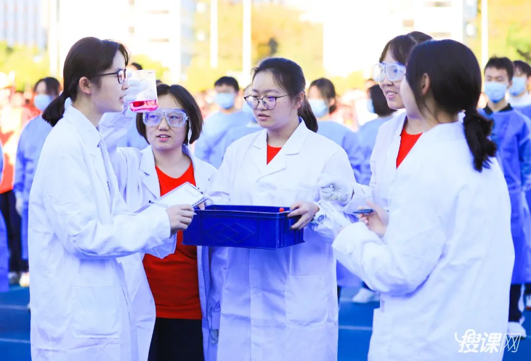 昆一中西山学校2023冬秋运动会,昆明西山学校2024届运动会