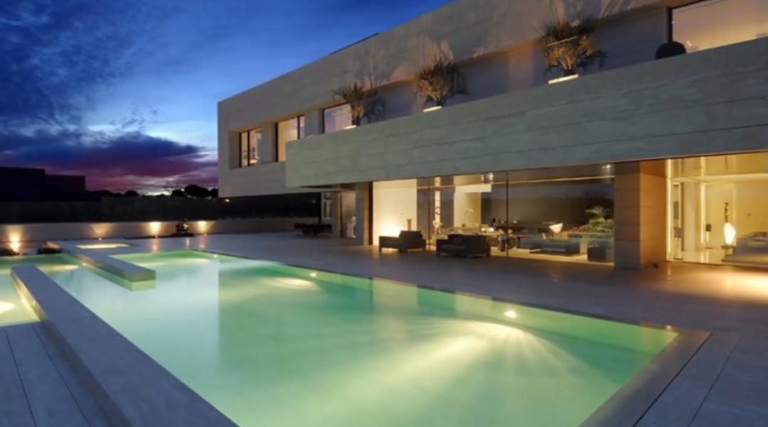 c罗现在的豪华别墅,c罗豪宅豪车纪录片