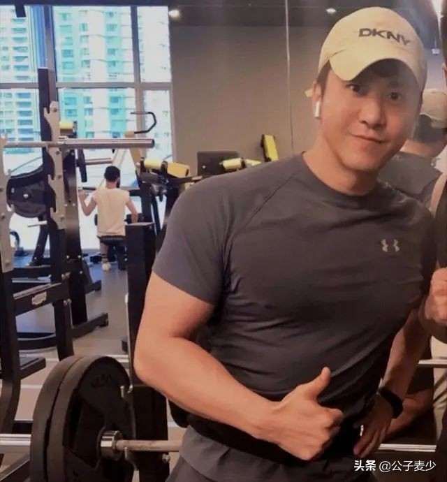 毛宁现状照片,年轻的毛宁近照