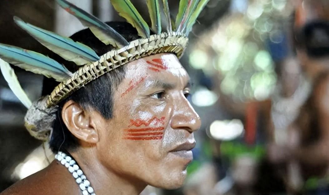 探寻祖先之路：美国印第安女酋长揭示中国血脉，揭露白人压迫真相