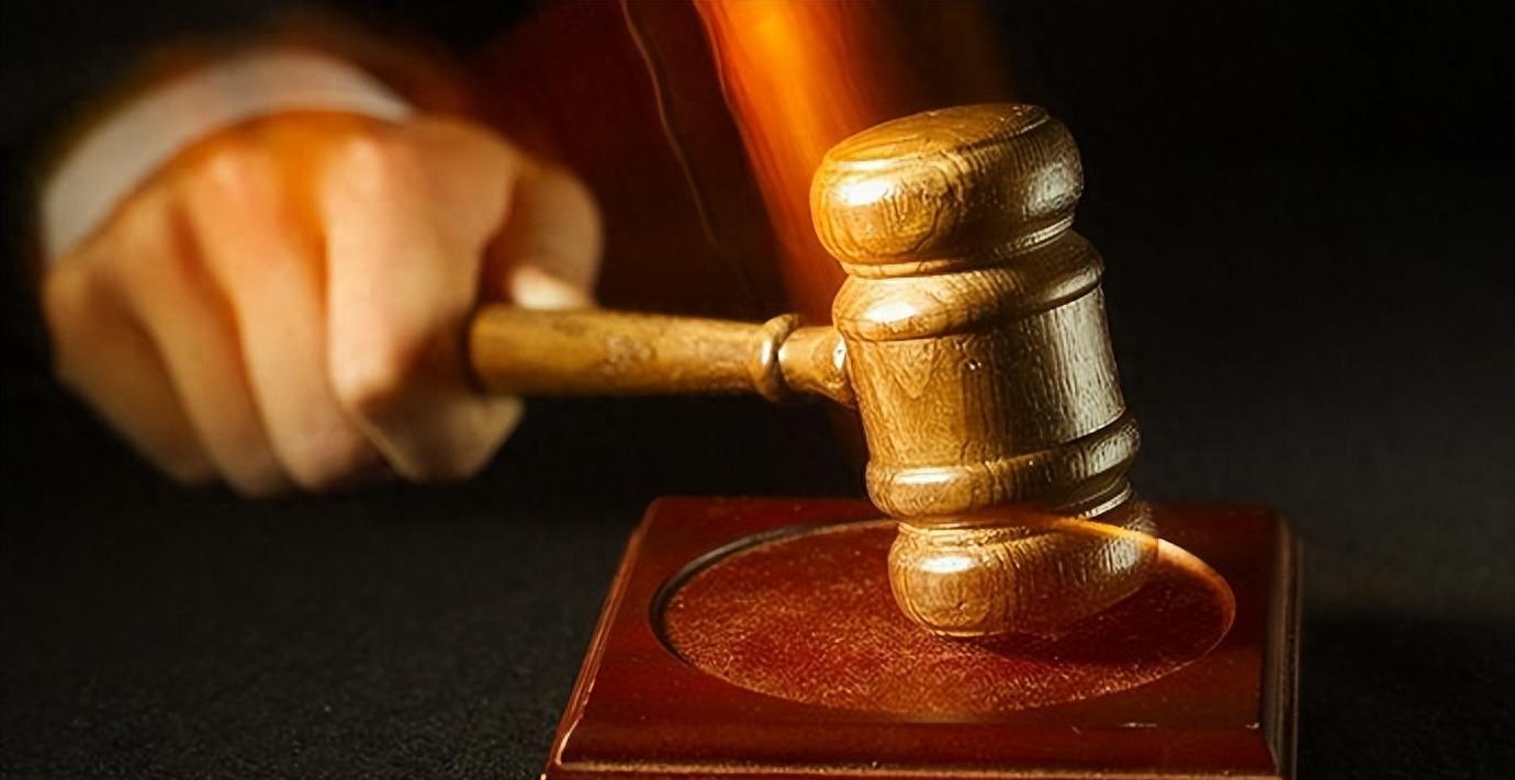 醉酒四川女子遭男子强奸，当众上演“动作大片”