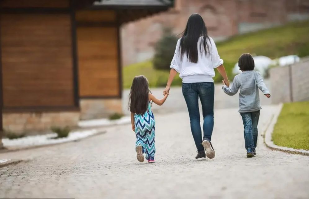 60年首次！男性人口下降，女性人口上升，“重男轻女”消失了？