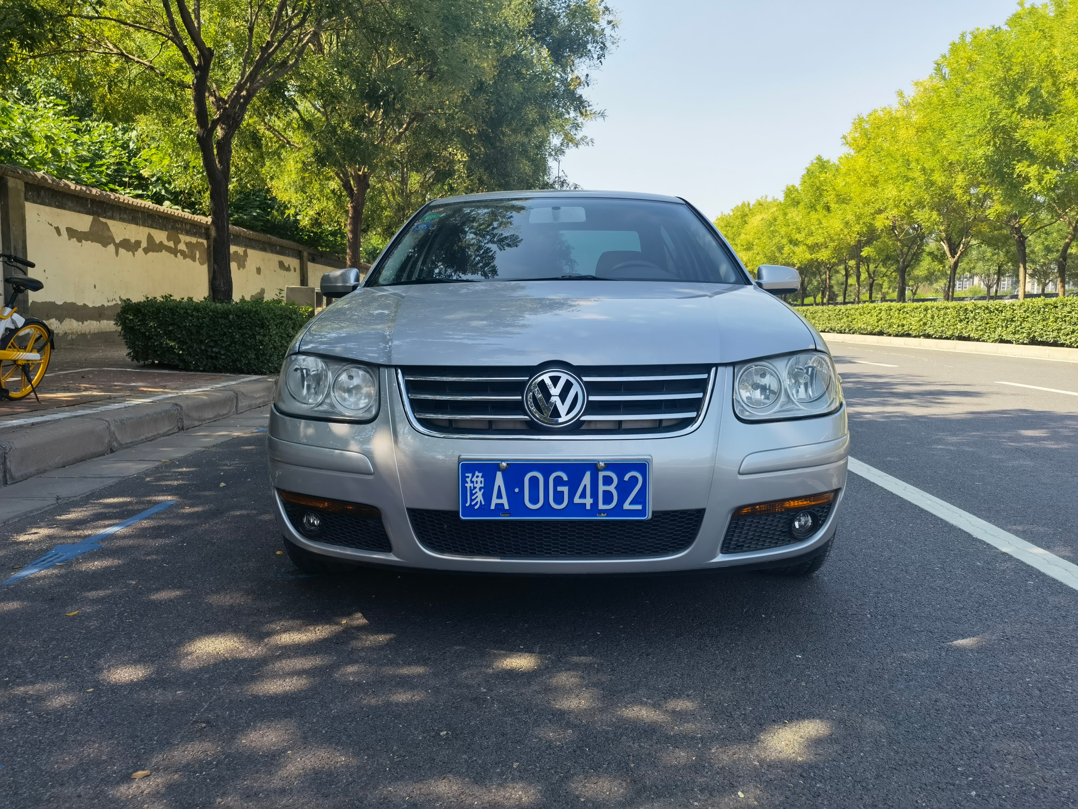 19年6万公里新宝来还值多少钱,宝来前保险杠喷漆多少钱一个