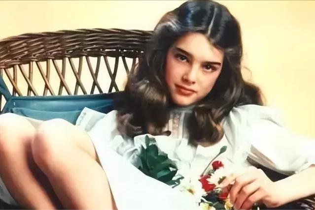 波姬·小丝：我10岁全裸出镜，20岁仍是完璧之身，往事已不堪回首