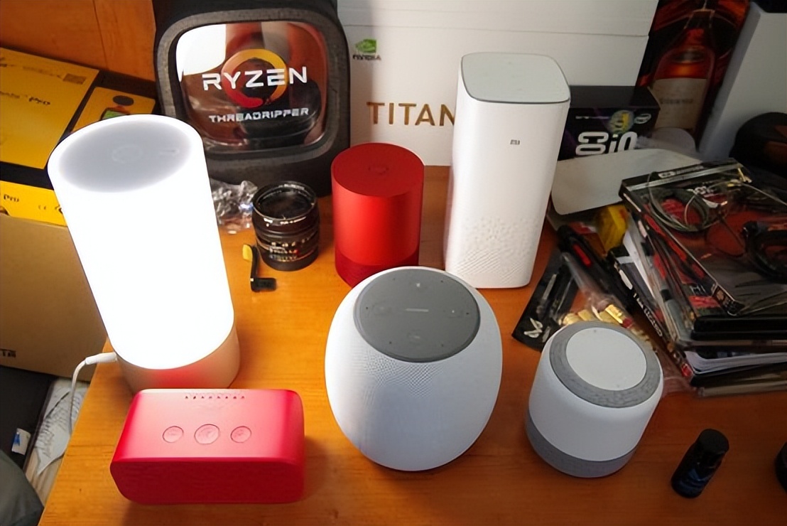 小度天猫精灵小爱同学智能屏对比,小度天猫精灵小爱同学哪个好