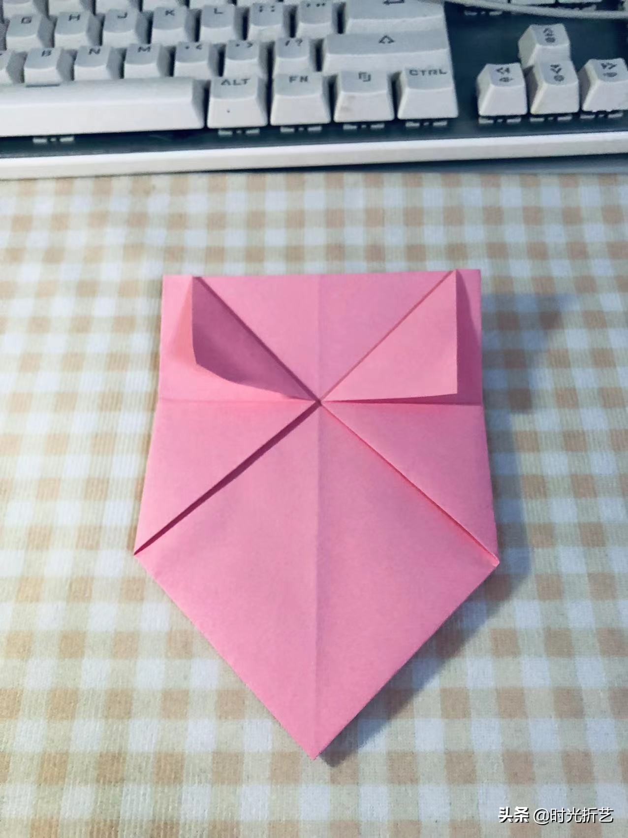 图解折纸教程,苍蝇纸盒的折纸方法