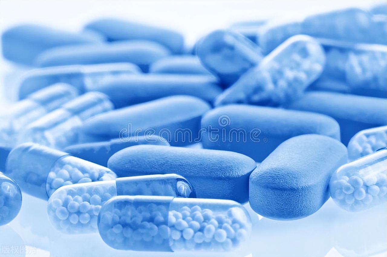 女子药店大量购买药,女子在药店购买药品