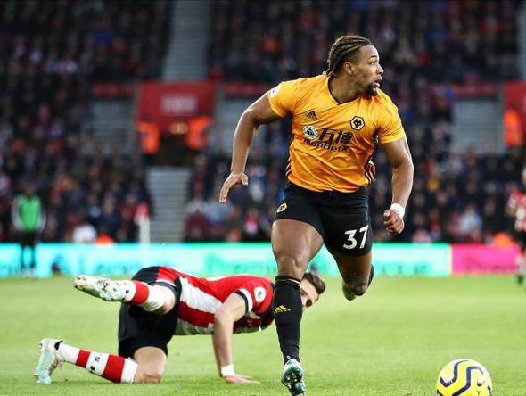 足球运动员大腿肌肉,大腿粗壮足球球员