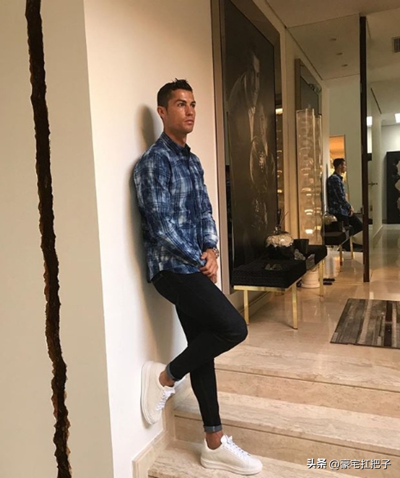 c罗1亿豪宅曝光,c罗的名车和豪宅