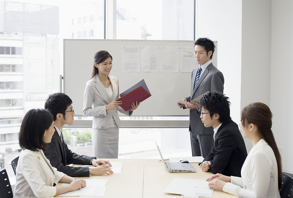 商务英语写作能力培养与思考,商务英语专业简介及培养目标